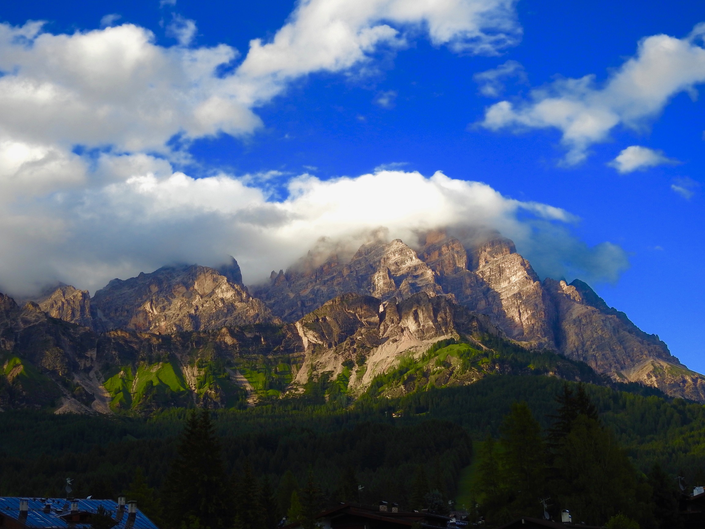 Old Glasses Shop Italy Mountains